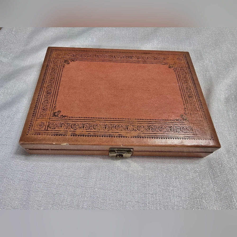 Vintage Mele MCM Salmon Pink Vinyl Exterior Jewelry Box - Picture 7 of 15